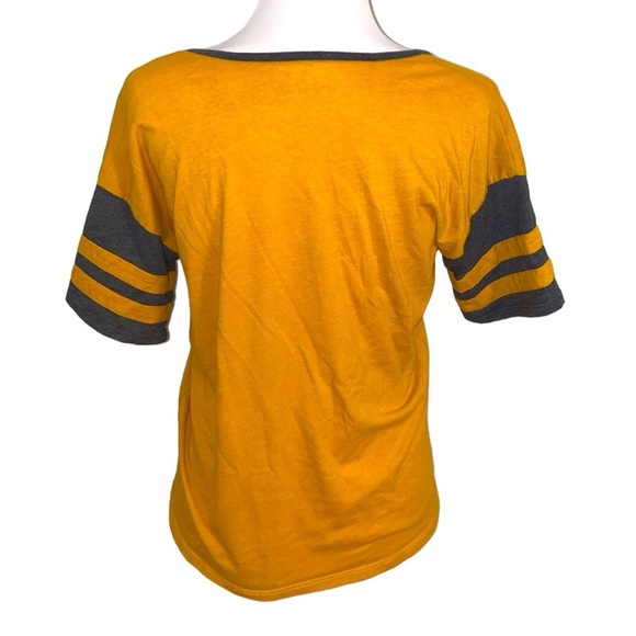 Hufflepuff House Women’s Size S Harry Potter V-Neck Tee - Picture 4 of 4